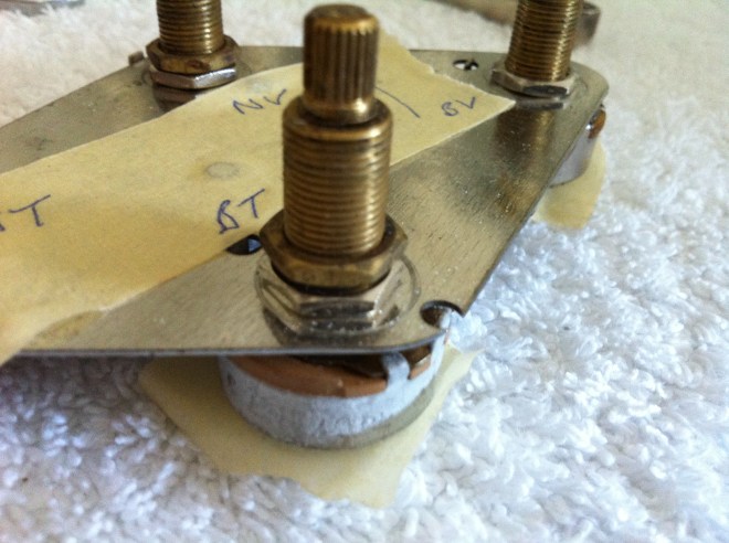 Gibson Les Paul Classic original pot mounting plate